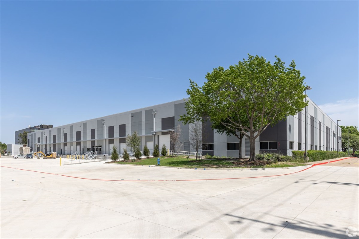 Back in Motion: Foot Traffic in Addison's Industrial Addison Econ Dev